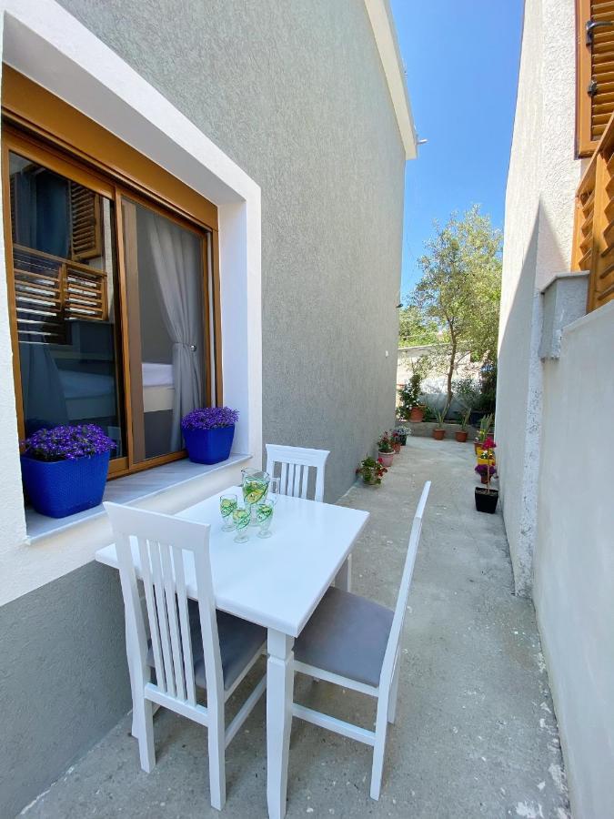 Sunny Guest House Vlore Bagian luar foto