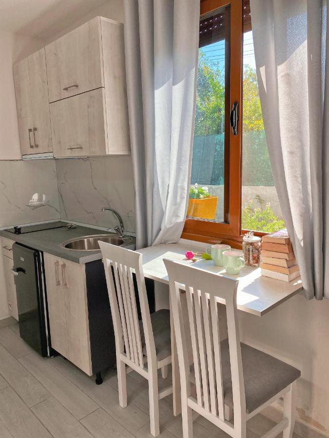 Sunny Guest House Vlore Bagian luar foto
