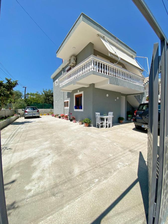 Sunny Guest House Vlore Bagian luar foto