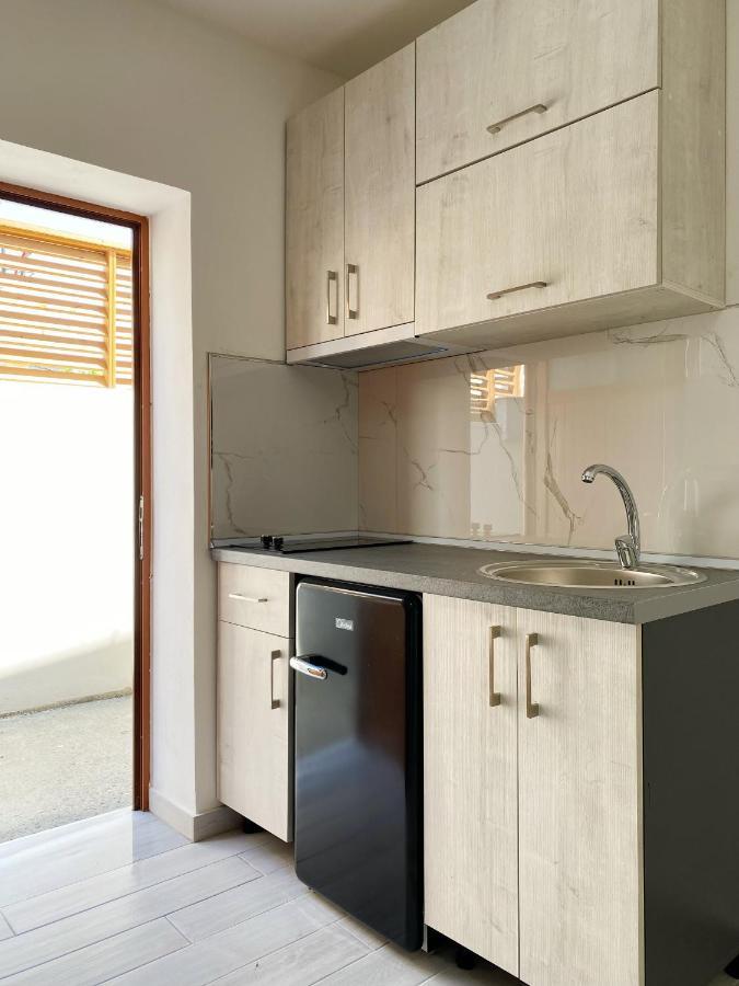 Sunny Guest House Vlore Bagian luar foto